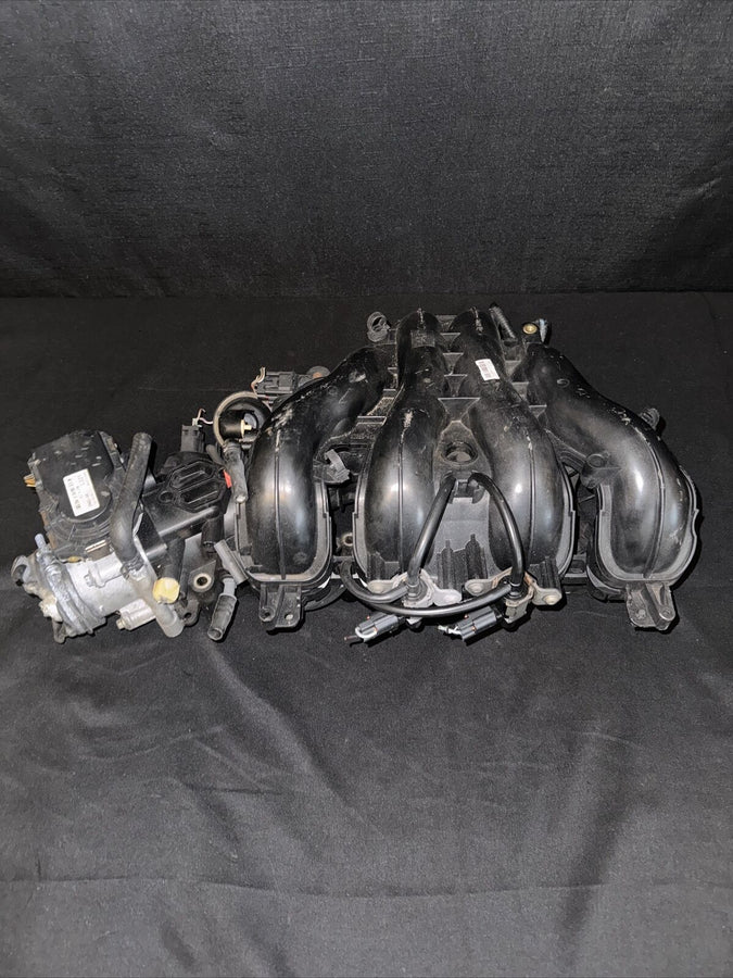 Mazda 3 Intake Manifold/Throttle Body 2.3L OEM (L37313100E) (2004-2009)