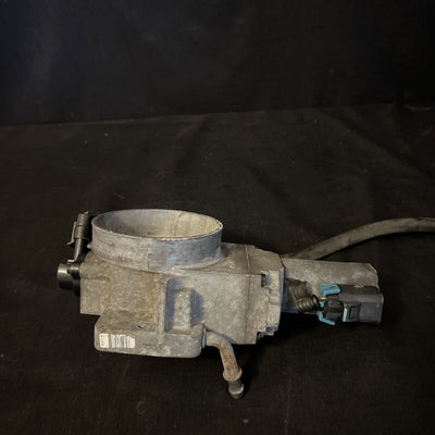 GMC Sierra 2500 6.0L Throttle Body 2000-2001 OEM 17098019