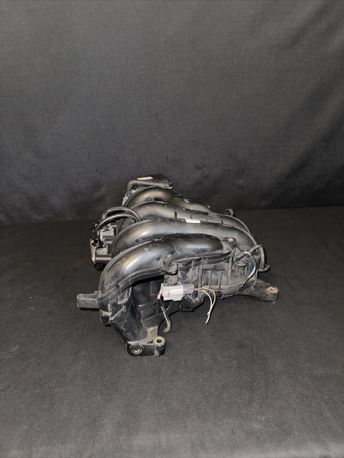 Mazda 3 Intake Manifold/Throttle Body 2.3L OEM (L37313100E) (2004-2009)