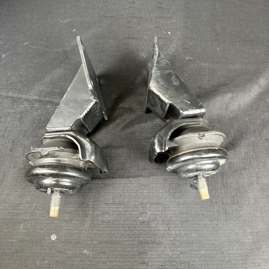 Toyota Supra MK3 1JZ 2JZ Swapped Engine Engine Mount Bracket with Mounts