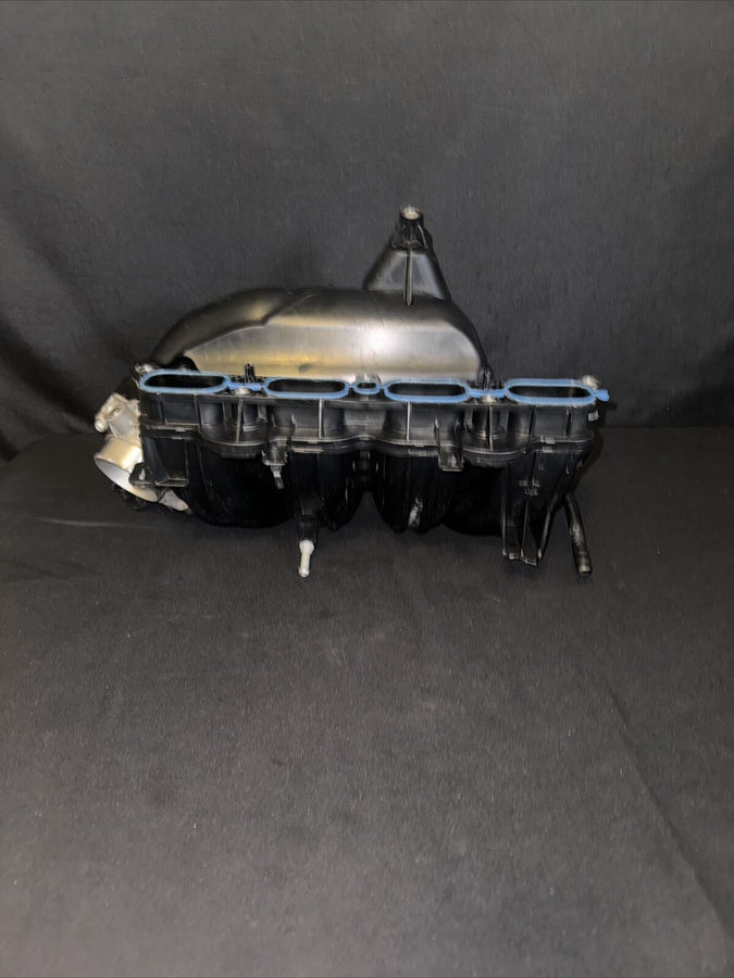 GM Chevrolet Impala Intake Manifold Assembly 2.5L OEM (12639885) (2014-2019)