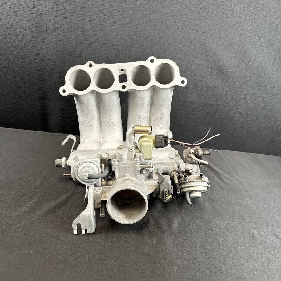 Toyota Tacoma Throttle Body/Intake Manifold 2.4L (22210-75210) (1997-2004)