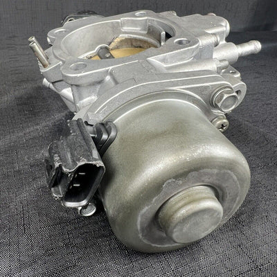 Hyundai Santa Fe Throttle Body 3.5L E0T70472 OEM 2003-2005