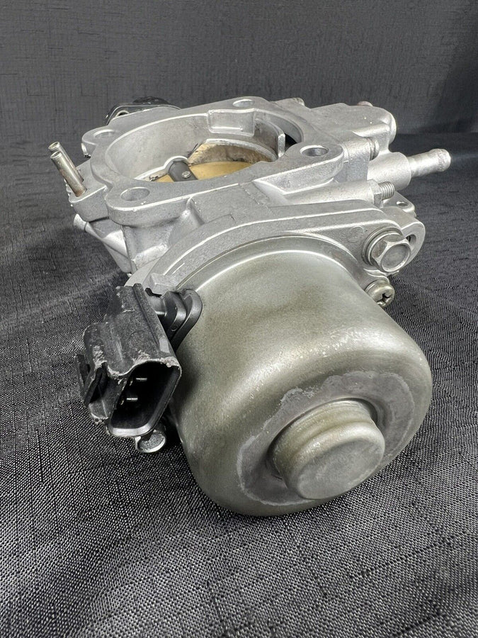 Hyundai Santa Fe Throttle Body 3.5L E0T70472 OEM 2003-2005