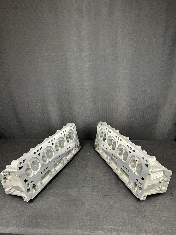 L83 GM 5.3L Cylinder Head Assembly Silverado 12620214