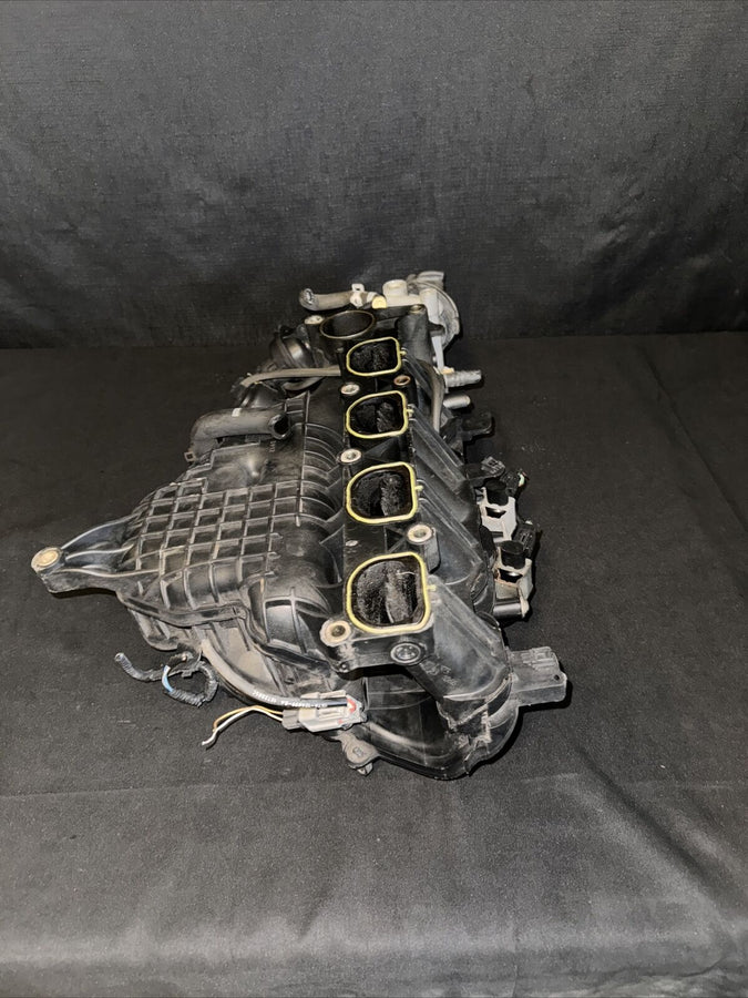 Mazda 3 Intake Manifold/Throttle Body 2.3L OEM (L37313100E) (2004-2009)