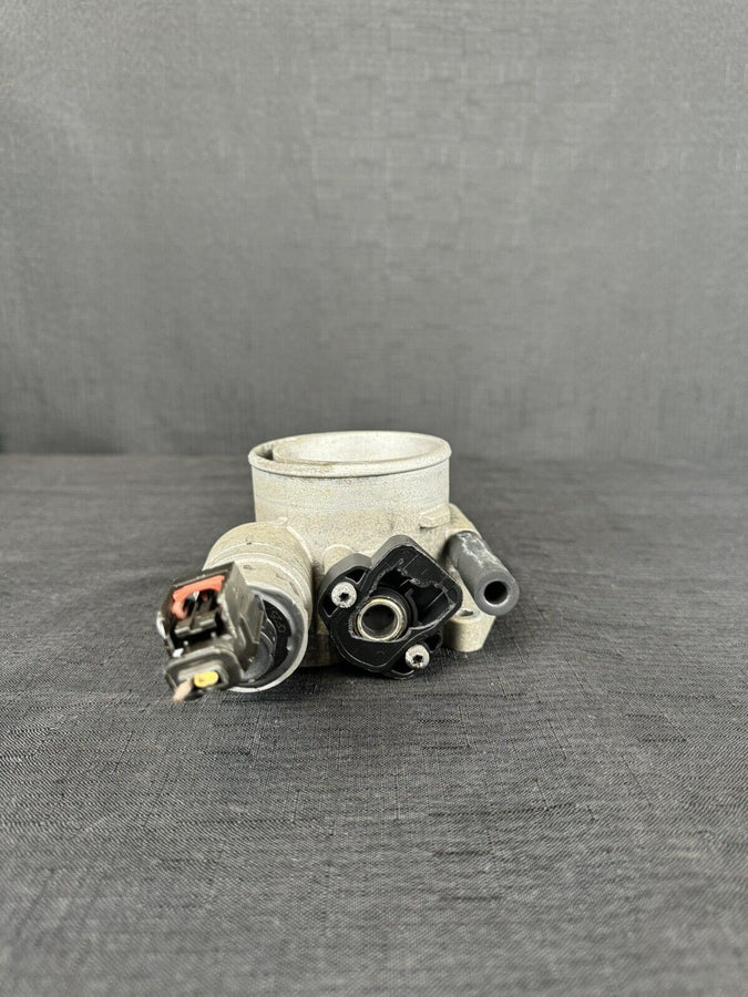 Dodge Durango Throttle Body 3.7L 53013557AD OEM 2005-2006