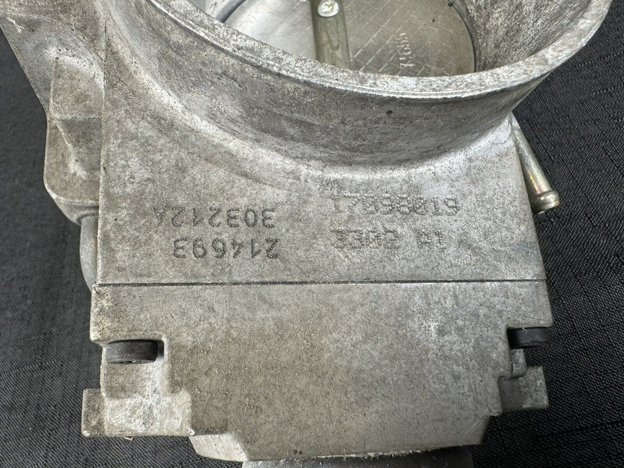 Chevrolet Suburban 1500 5.3L V8 Throttle Body OEM 17098019 2000-2002