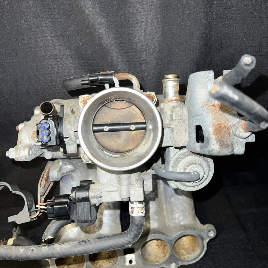 Toyota Tacoma 2.4L Throttle Body Assembly 22210-75240 Oem 2000-2004