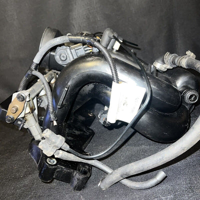 Ford Maverick 2.0L Intake Manifold w/ Throttle body 2002-2003