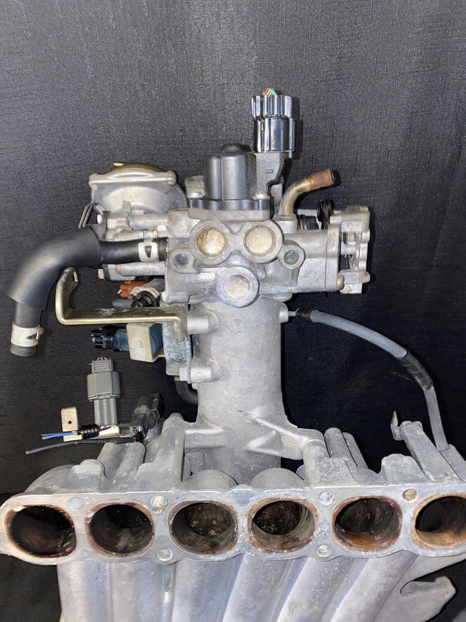 Mitsubishi Montero Intake Manifold w/Throttle Body 3.0L 1997-2003
