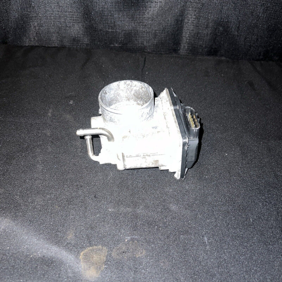 Toyota Tacoma Fuel Injection Throttle Body 2.7L OEM (22030-75020) (2005-2016)
