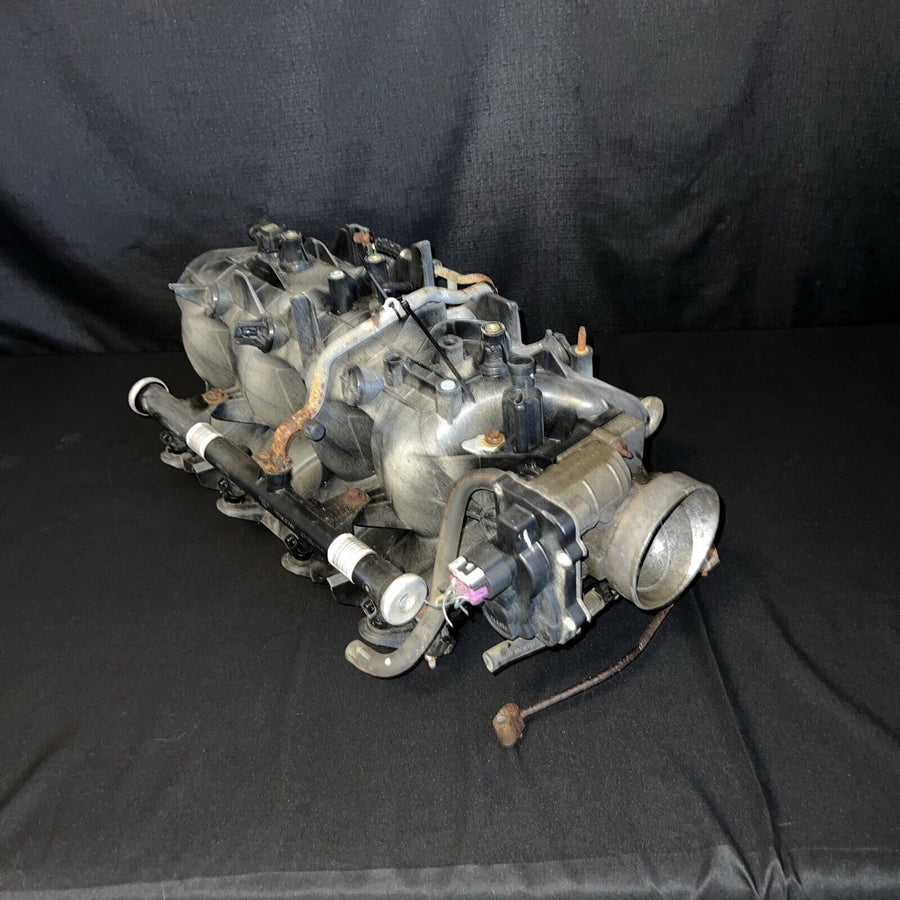GMC Sierra 1500 Intake Manifold/Throttle Body 5.3L V8 OEM (25321788) (01-05)