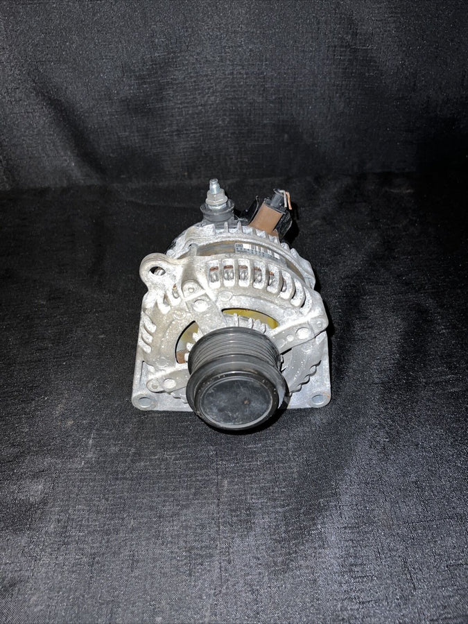 GMC Yukon Alternator 5.3L V8 (84143543) OEM 2015-2020