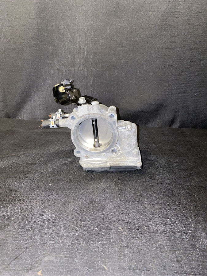 Toyota Camry Throttle Body 2.5L 22030-36010 Toyota Highlander 2.7L
