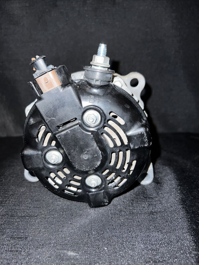 GMC Yukon Alternator 5.3L V8 (84143543) OEM 2015-2020