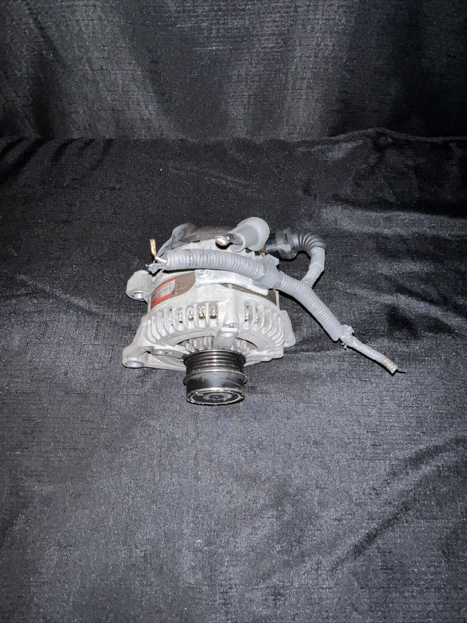Toyota Camry Alternator 2010-2011 OEM 27060-0v060