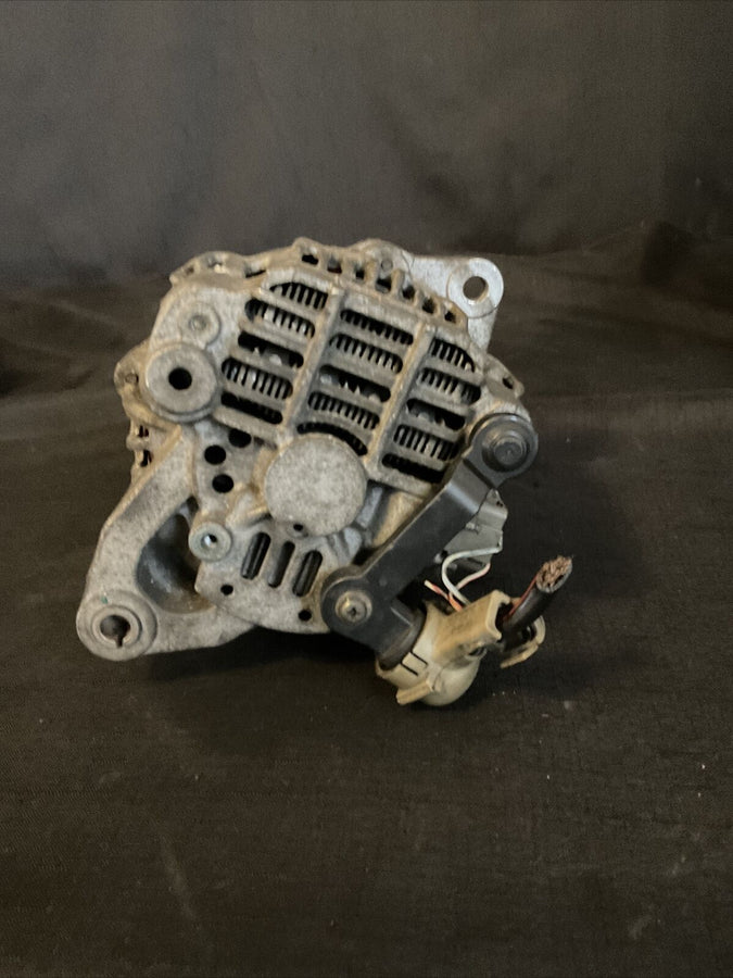 Mitsubishi Outlander Alternator L4 2.4L 03-04 OEM