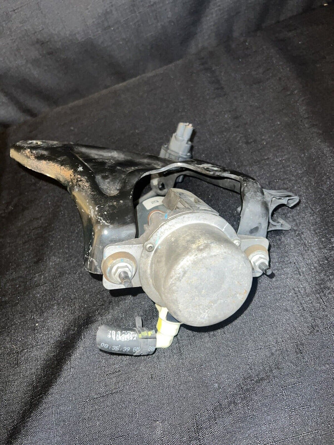 Power Brake Booster Vacuum Pump GM Parts 20939309