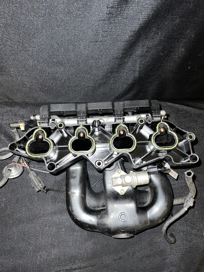 Ford Maverick 2.0L Intake Manifold w/ Throttle body 2002-2003