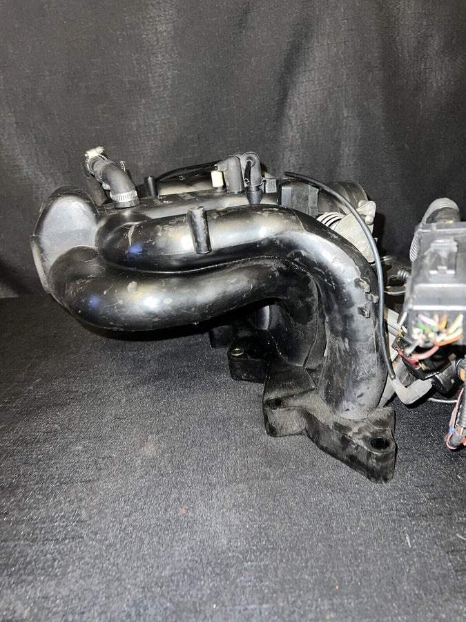 Ford Maverick 2.0L Intake Manifold w/ Throttle body 2002-2003