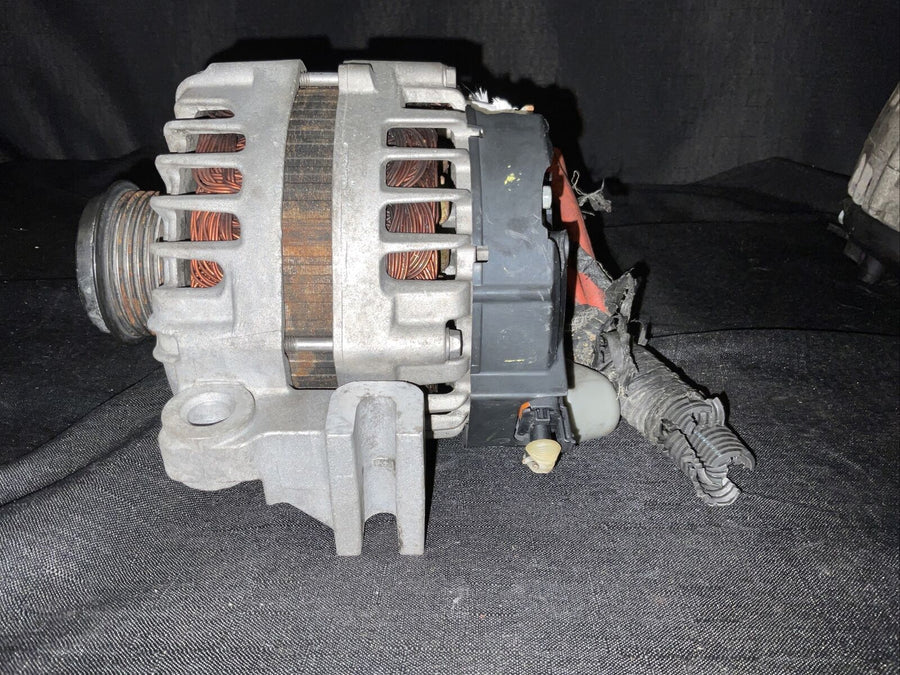 Chevrolet Camaro 3.6L V6 Alternator 13588313 OEM 2010-2012