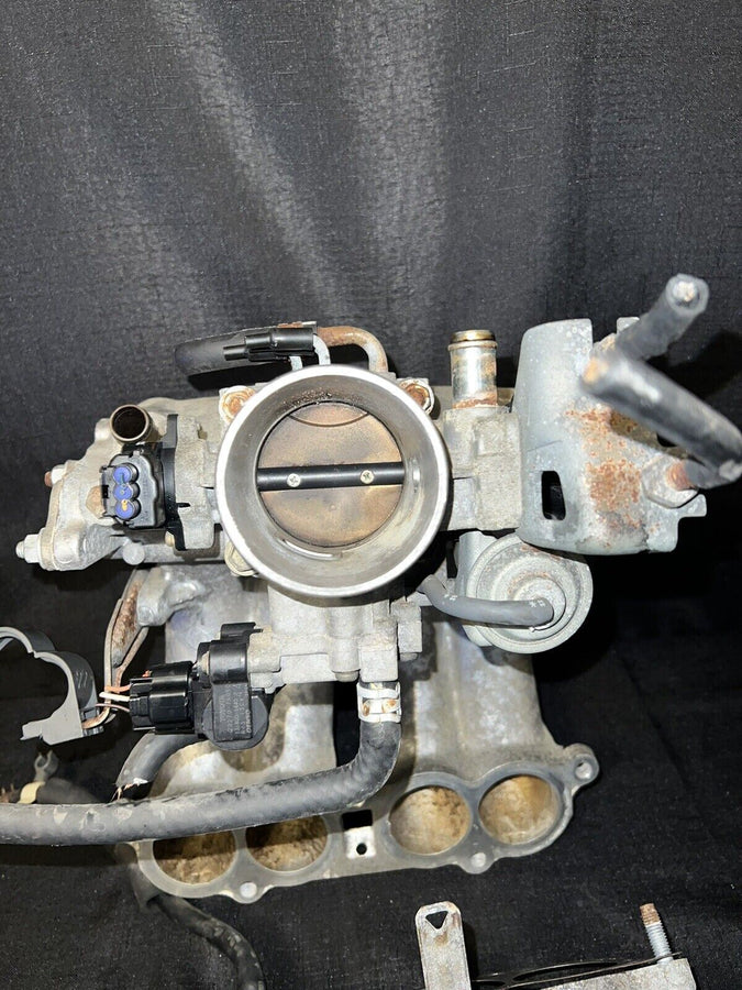 Toyota Tacoma 2.4L Throttle Body Assembly 22210-75240 Oem 2000-2004