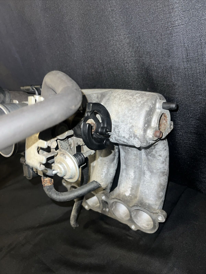 Toyota Tacoma Throttle Body 2.7L & 2.4L W  00-04 (22210-75250) AT OEM