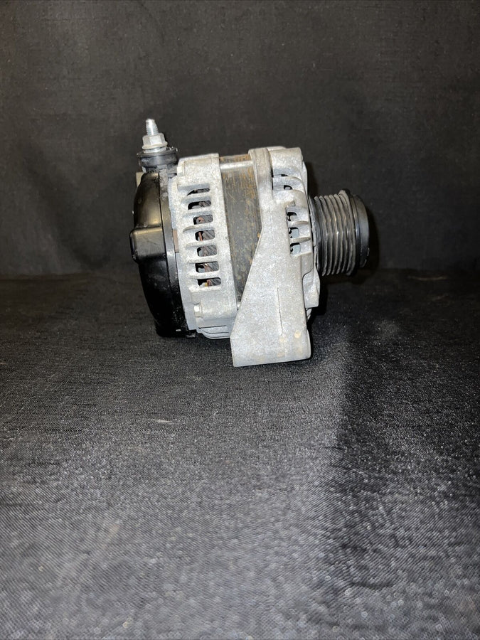 GMC Yukon Alternator 5.3L V8 (84143543) OEM 2015-2020