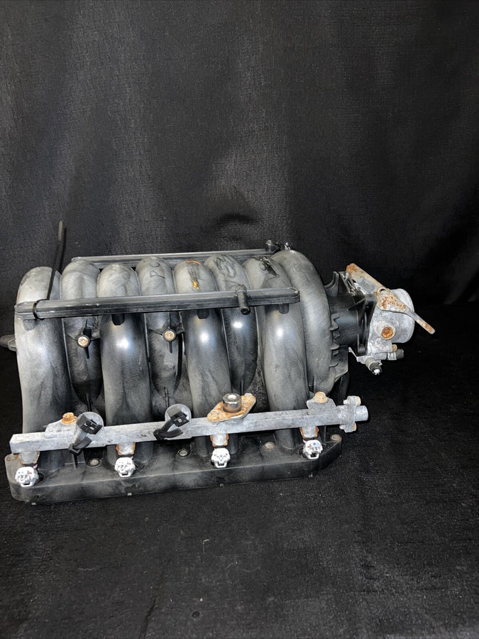 Nissan Pathfinder 5.6L V8 Intake Manifold 2008-2012 OEM 14001-ZE0 Titan