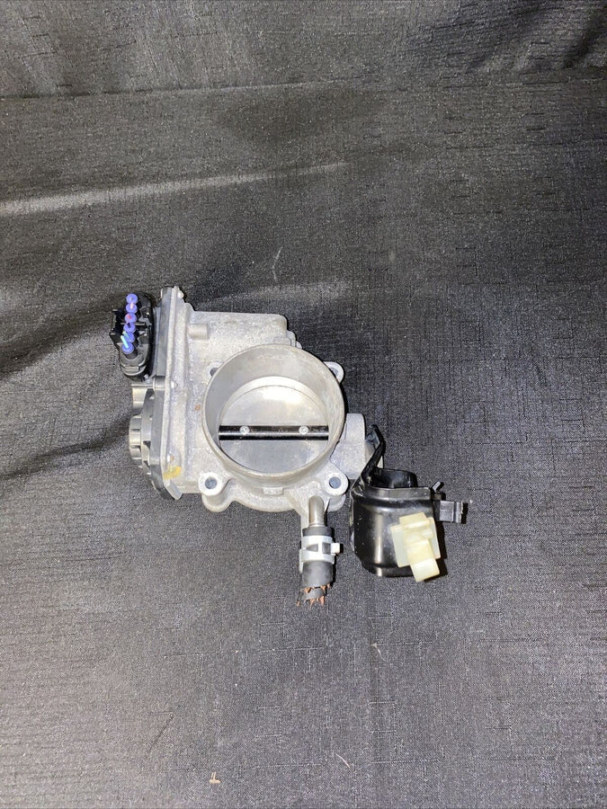 Toyota Camry Throttle Body 2.5L 22030-36010 Toyota Highlander 2.7L