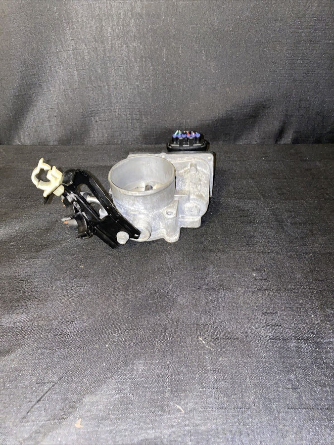 Toyota Camry Throttle Body 2.5L 22030-36010 Toyota Highlander 2.7L