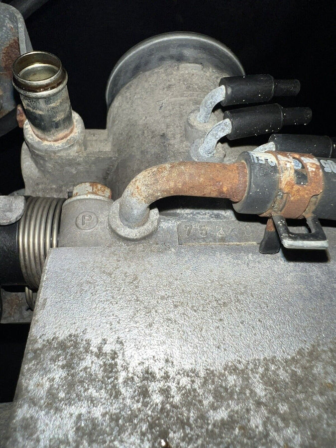 Toyota Tacoma 2.4L Throttle Body Assembly 22210-75240 Oem 2000-2004