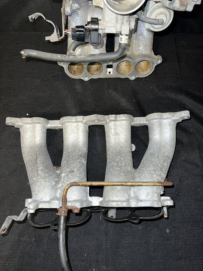 Toyota Tacoma 2.4L Throttle Body Assembly 22210-75240 Oem 2000-2004