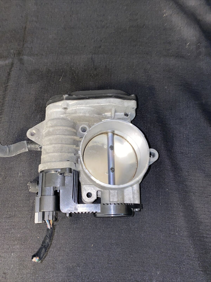 HYUNDAI Sonata Throttle Body Veracruz KIA Sedona Amanti 3.3-3.8L OE 35100-3C200