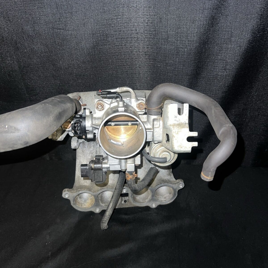 Toyota Tacoma Throttle Body 2.7L & 2.4L W  00-04 (22210-75250) AT OEM