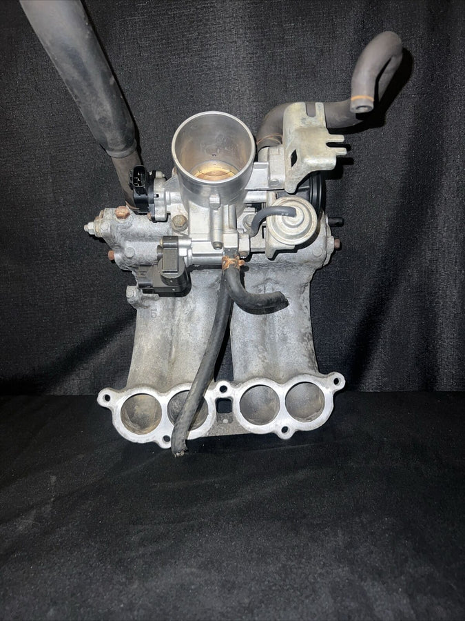 Toyota Tacoma Throttle Body 2.7L & 2.4L W  00-04 (22210-75250) AT OEM