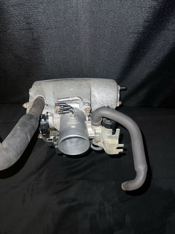 Toyota Tacoma Throttle Body 2.7L & 2.4L W  00-04 (22210-75250) AT OEM