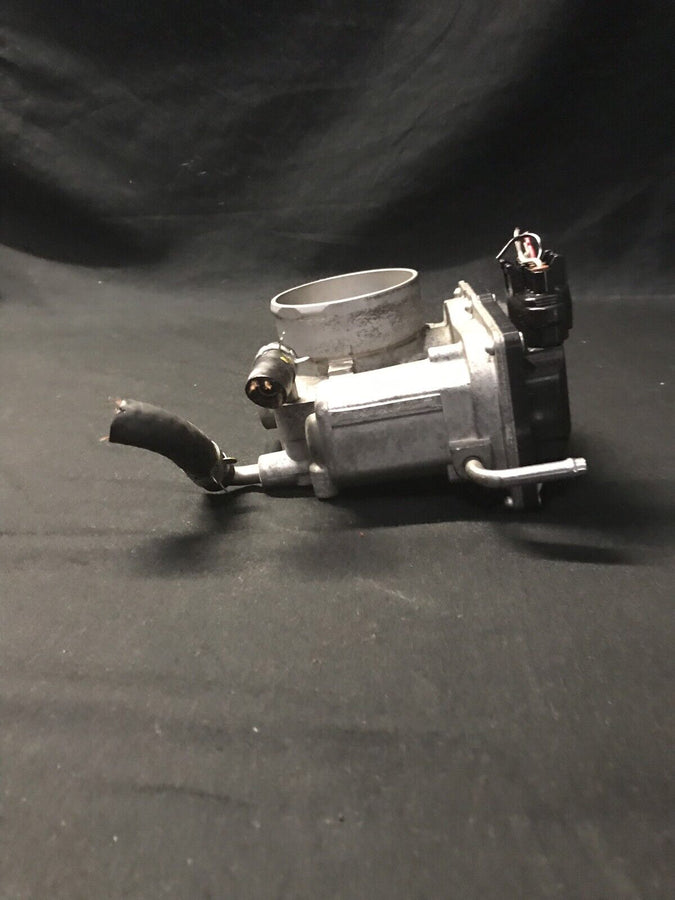 Toyota Camry, Solara Scion Tc Throttle Body 22030-28070 2002-2010