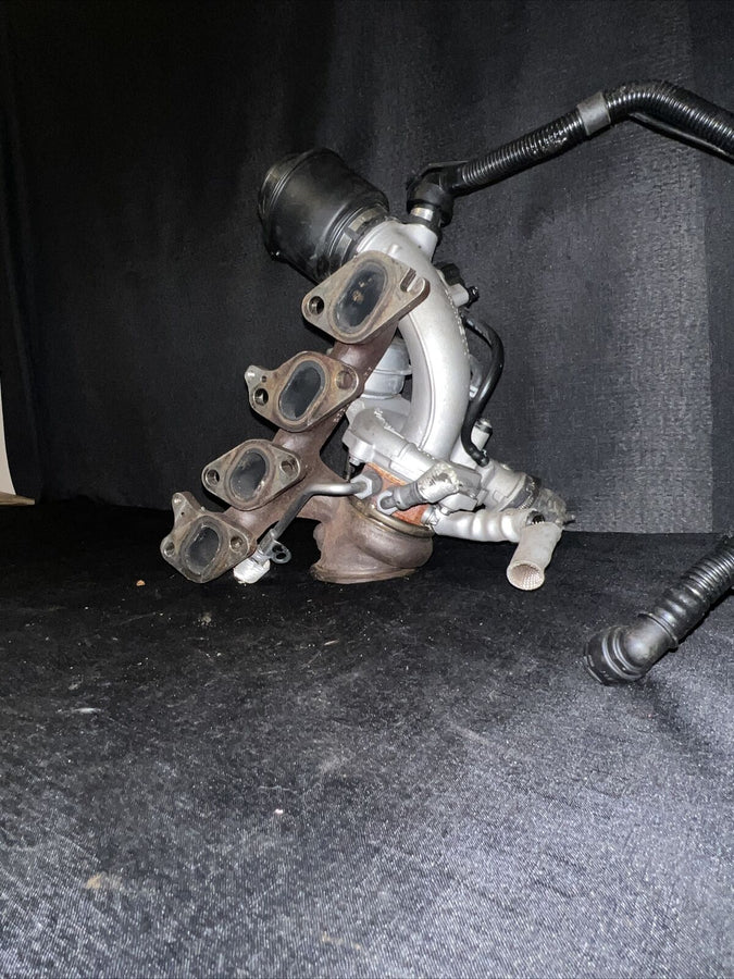 Chevrolet Cruz Garrett Turbocharger w/ Manifold 55565353 Trax Sonic (11-19)OEM