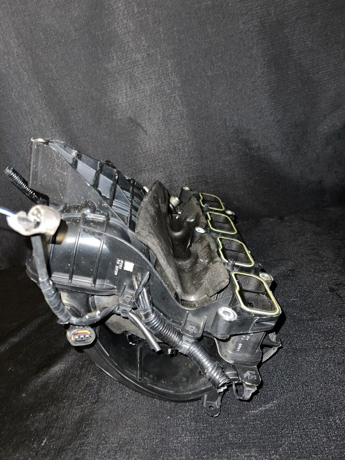 Mazda 3 Intake Manifold w/Throttle Body Oem PE1113100B 2013-2018