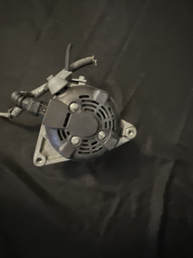 Toyota Camry Alternator 2010-2011 OEM 27060-0v060