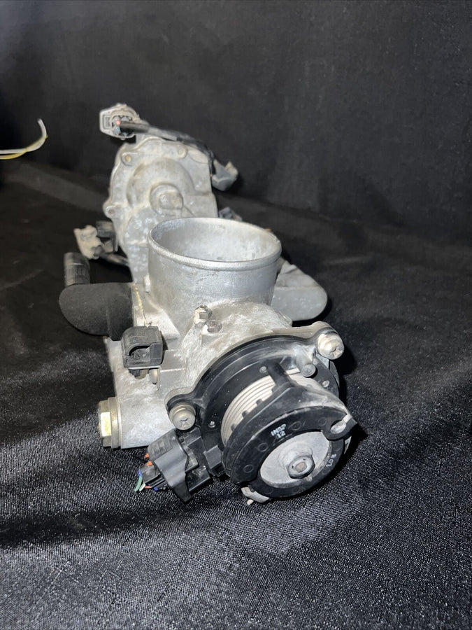 Toyota Landcruiser Throttle Body Assembly 4.7L w/motor OEM 22030-50142 (98-02)