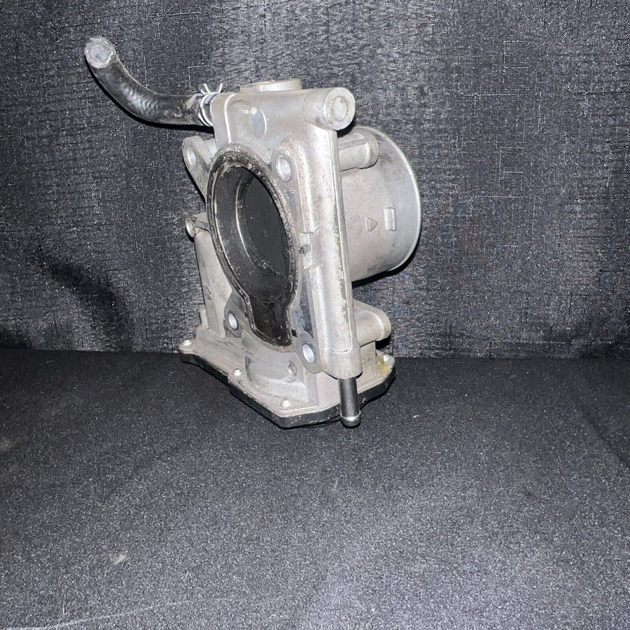 Mazda 3 Fuel Injection Throttle Body 2.0 L OEM (L3R413640) (06-13)