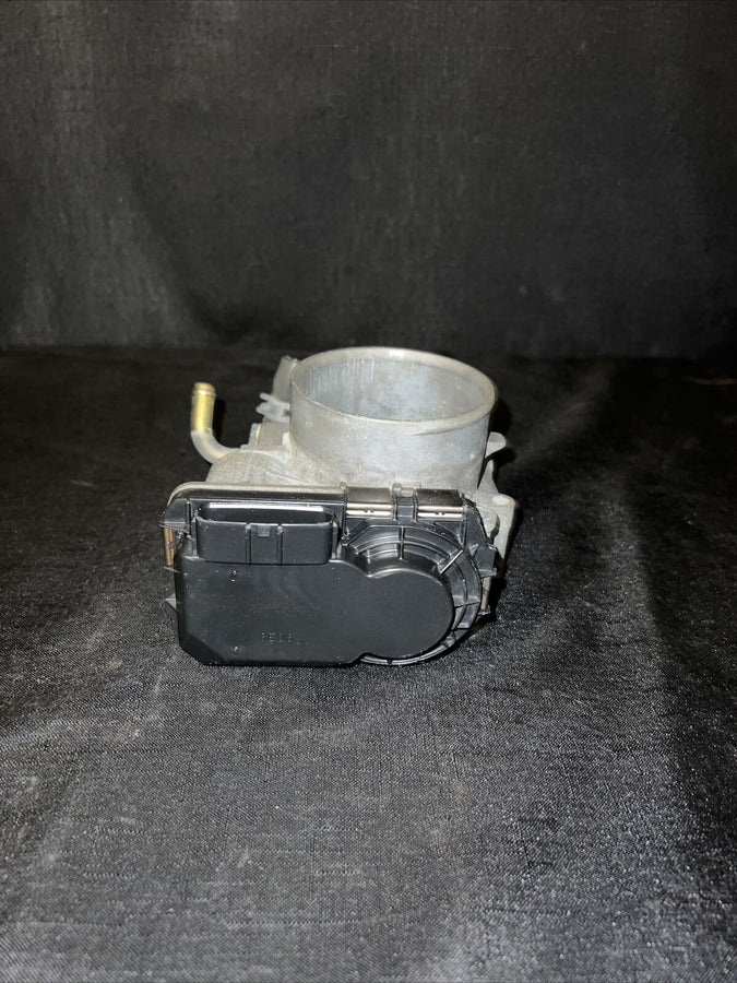 Toyota Land Cruiser Throttle Body 4.7L V8 (22030-50170) OEM 2002-2005