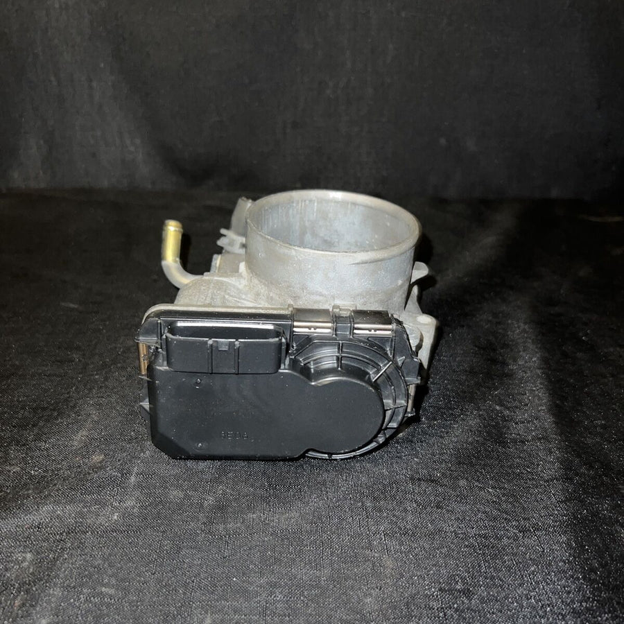 Toyota Land Cruiser Throttle Body 4.7L V8 (22030-50170) OEM 2002-2005