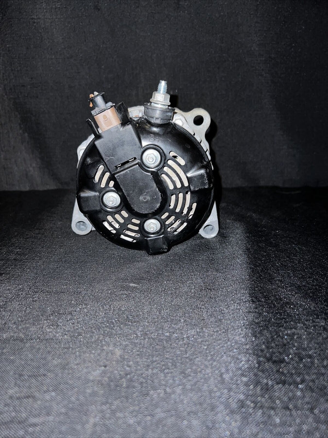 GMC Yukon Alternator 5.3L V8 (84143543) OEM 2015-2020