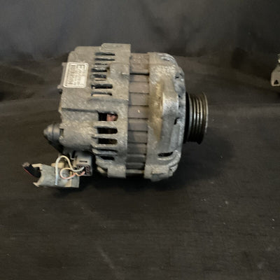 Mitsubishi Outlander Alternator L4 2.4L 03-04 OEM