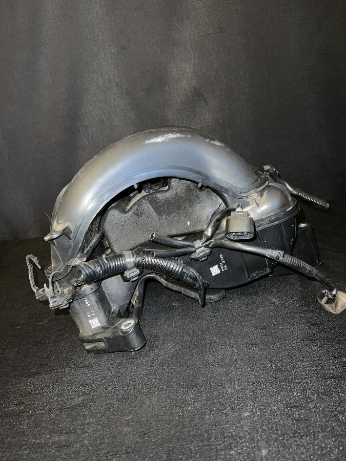 Mazda 3 Intake Manifold w/Throttle Body Oem PE1113100B 2013-2018