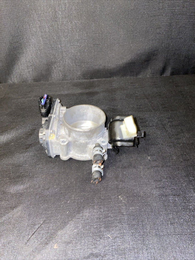 Toyota Camry Throttle Body 2.5L 22030-36010 Toyota Highlander 2.7L